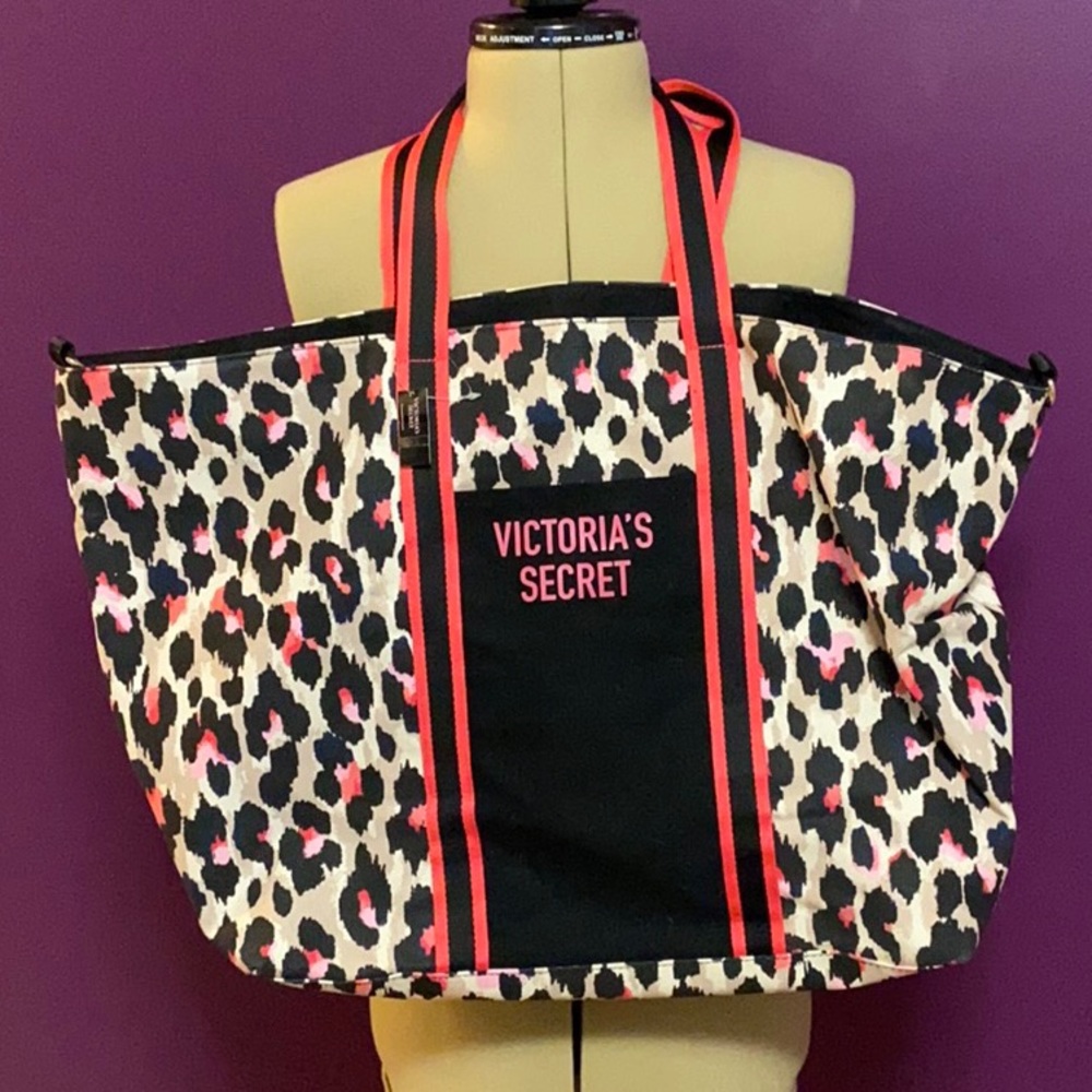 NWT VS Print Leopard Canvas Tote w Zipper
